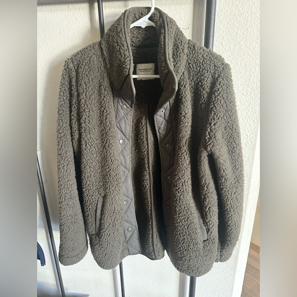Abercrombie & Fitch women’s  Sherpa Jacket - Olive